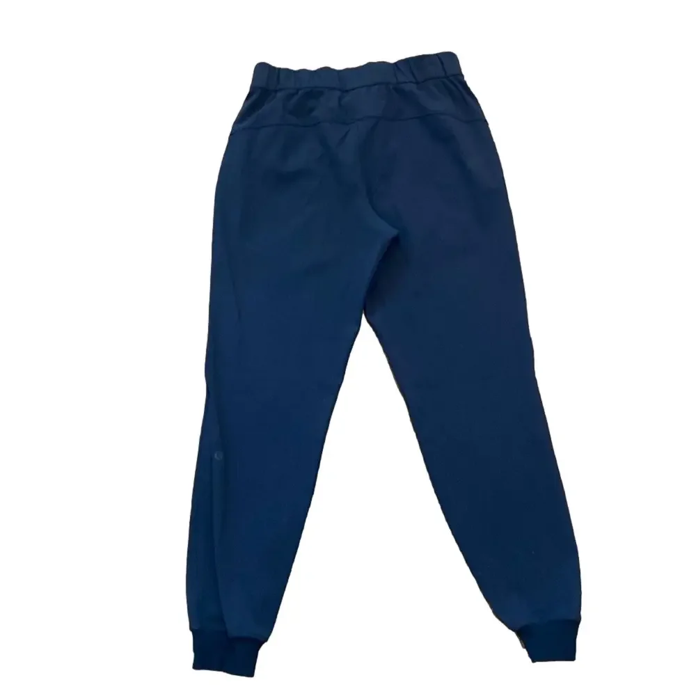 Lululemon Black On the Fly Jogger *Luxtreme Size 4, 28” Inseam